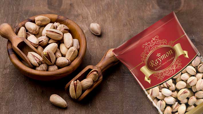 طراحی بسته بندی برای پسته صادراتی با برند رایمون